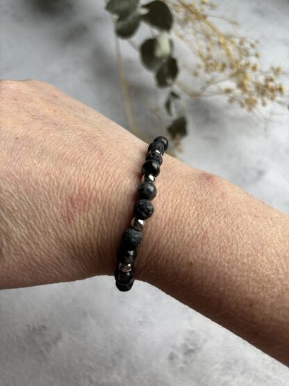 Labradoriet & lavasteen armband